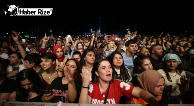 Kapadokya/Ürgüp Balon Festivali konser etkinlikleri ile sürüyor