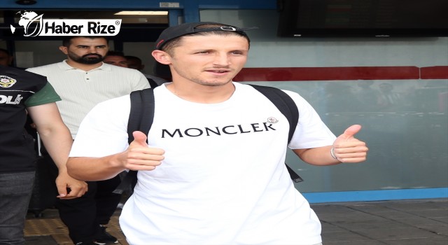 Trabzonspor'un transfer görüşmeleri yaptığı Makedon Enis Bardhi, Trabzon'a geldi