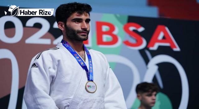 Görme engelli milli judocu Abdurrahim Özalp çıtayı yükseltti