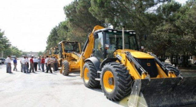 İl Özel İdaresi makine parkına kazandırılan 12 iş makinesi hizmete girdi