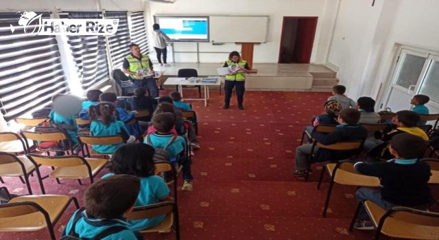 İlkokul öğrencileri polis ve jandarmadan trafik dersi aldı