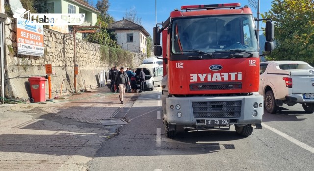Düzce'de seyir halindeki panelvanda çıkan yangın söndürüldü
