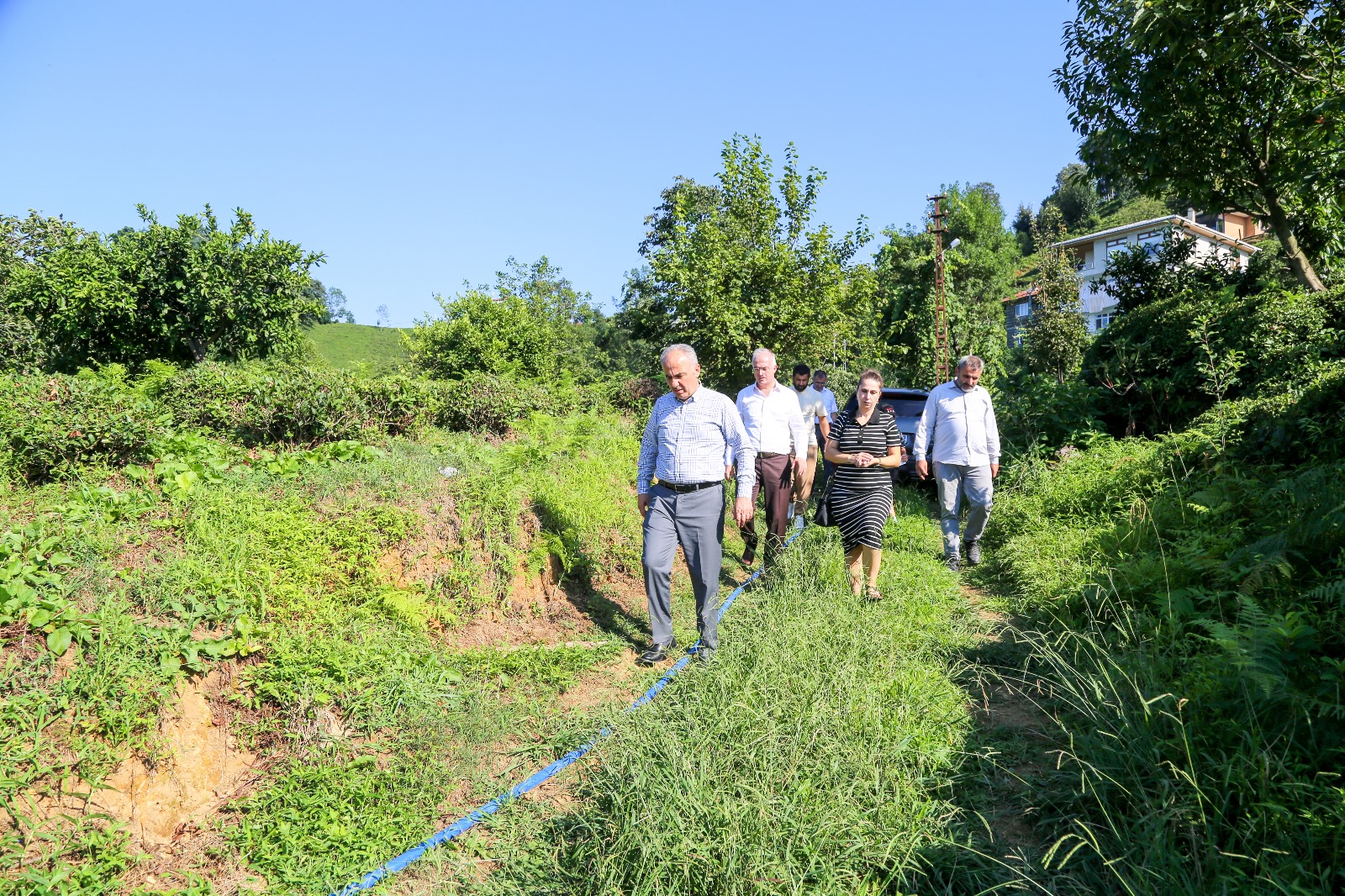 Rahmi Metin Mahalle Ziyaretlerinde Vatandaşlarla Buluştu