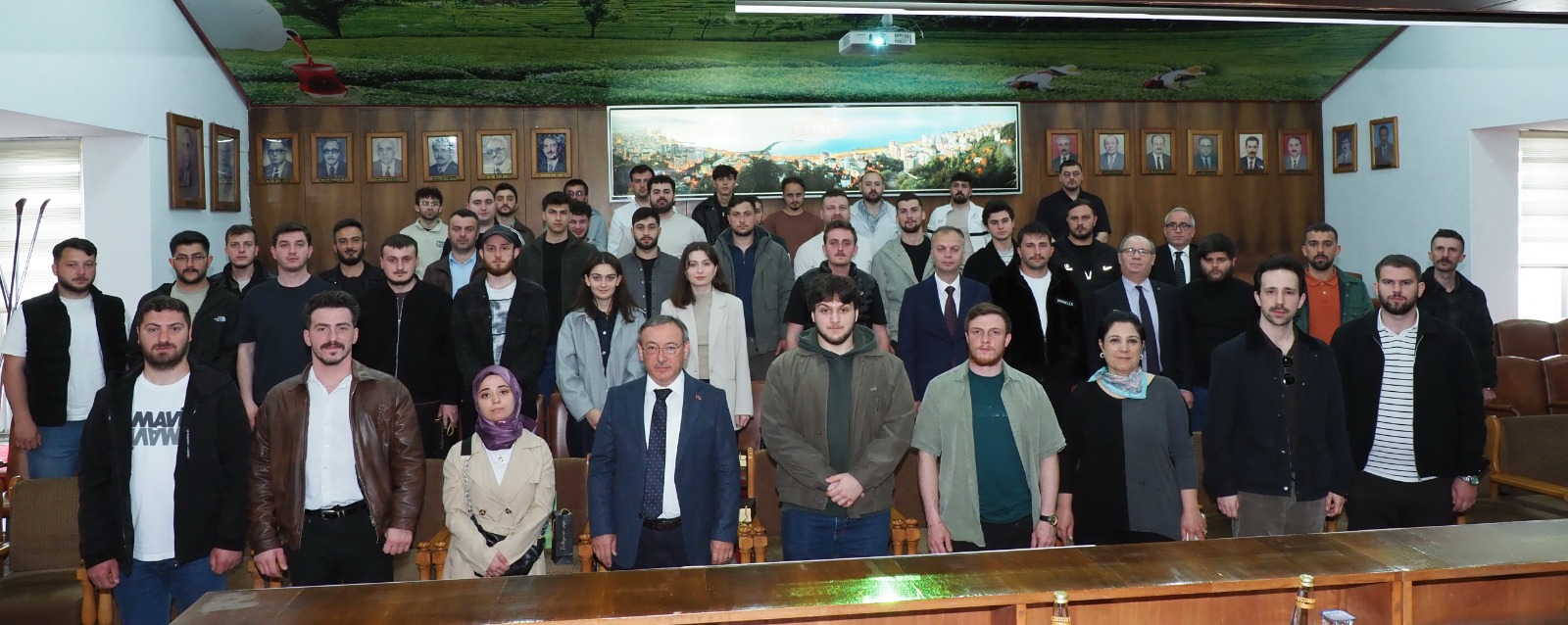 Alim’den Genç Üreticilere: “Çayın Geleceği Sizlerin Elinde”