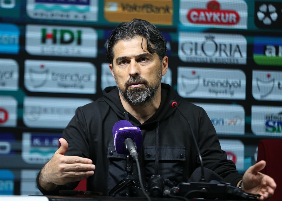 İlhan Palut: "Başımız belada, toparlanmak zorundayız"