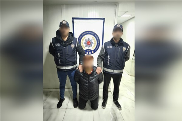 Kırmızı bültenle aranan suç örgütü elebaşı İstanbul'da yakalandı