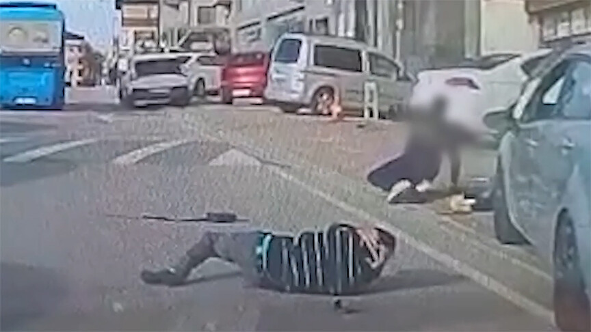 Kontrolden Çıkan Otomobil Kaldırıma Daldı: 3 Yaralı